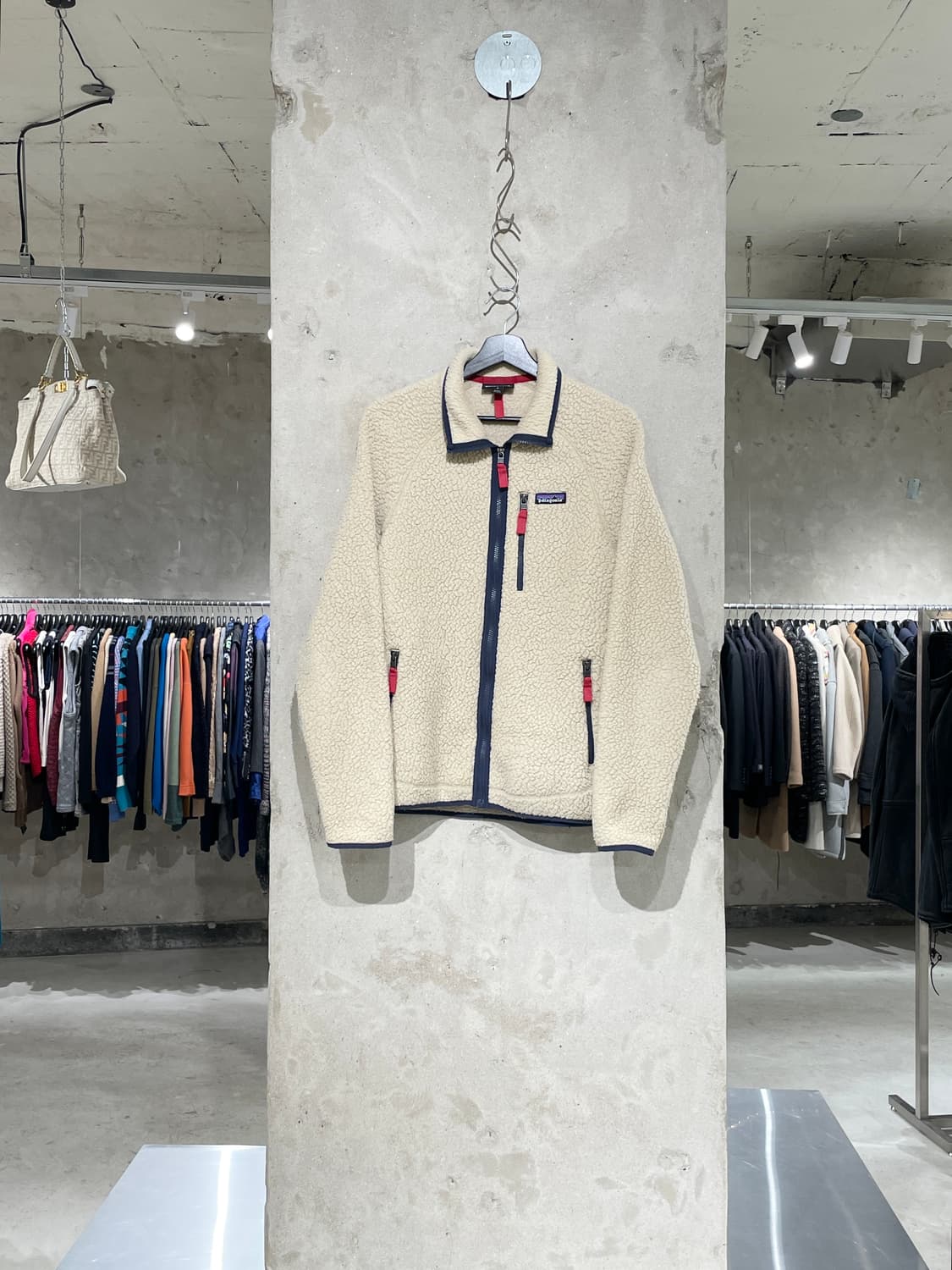 파타고니아 베이지 레트로 파일 펠리칸 플리스 상품이미지1