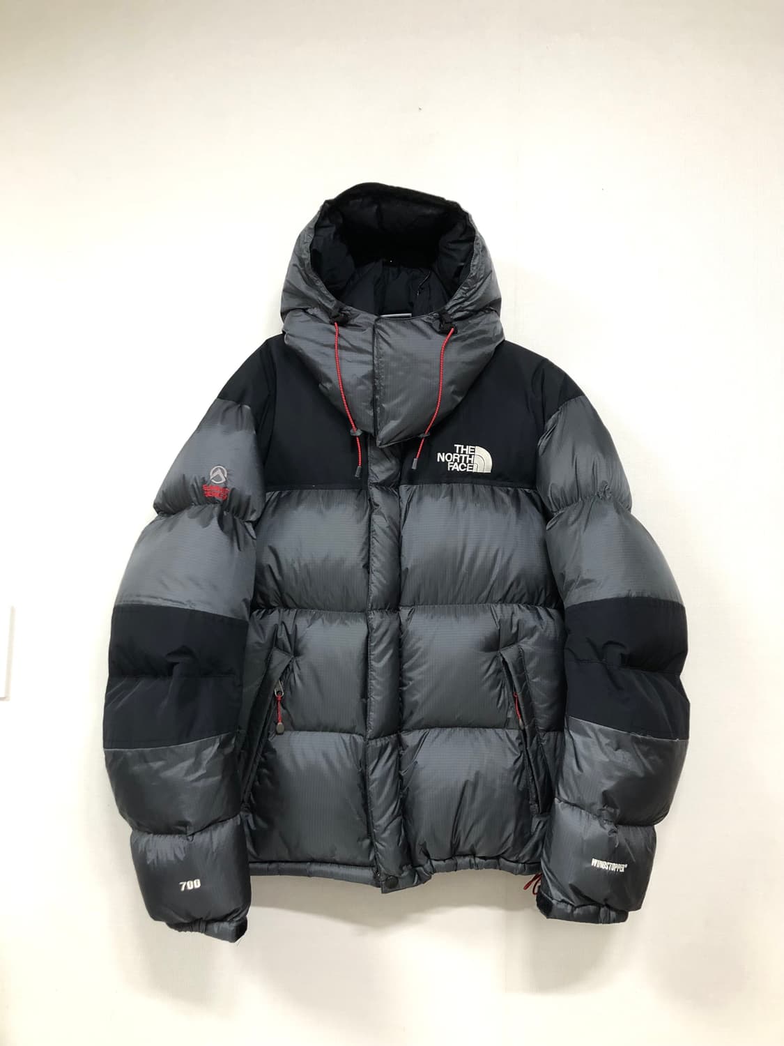 노스페이스 눕시 700 써밋 윈드스토퍼 구스다운 숏패딩 95 _ 차콜 상품이미지1