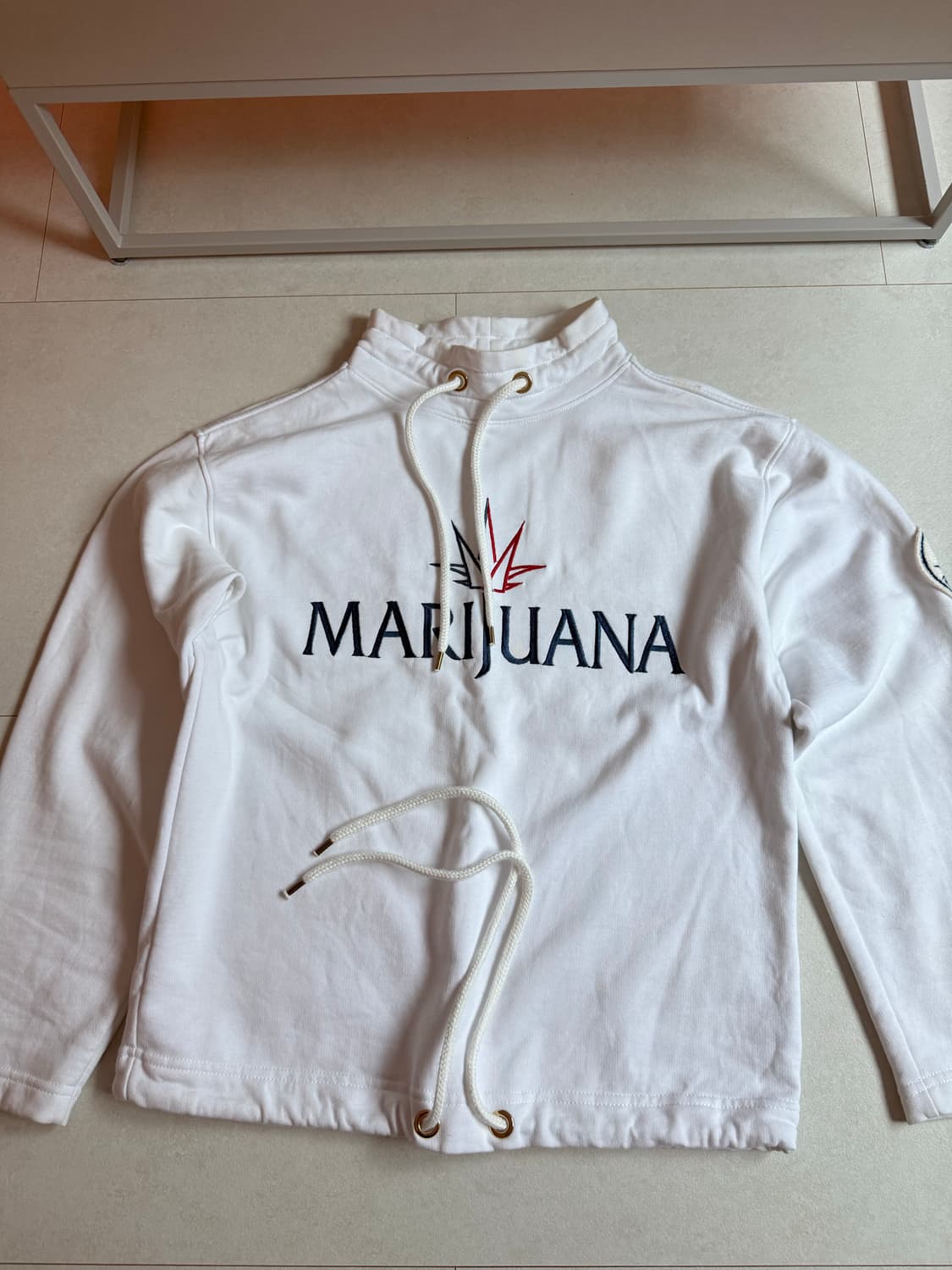 GCDS Marijuana 자수 후드티 상품이미지1