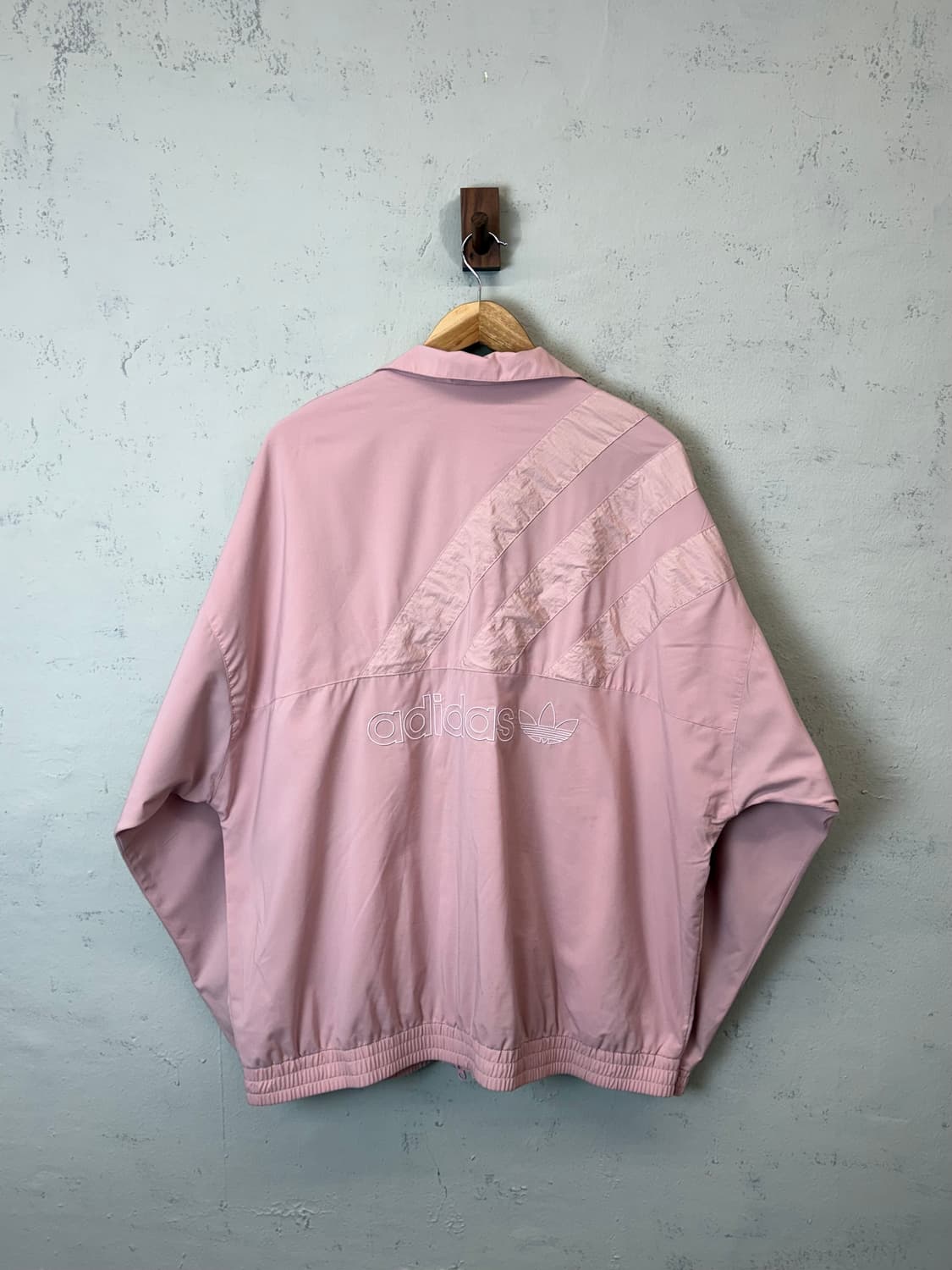 아디다스 빅로고 핑크 바람막이 상품이미지2