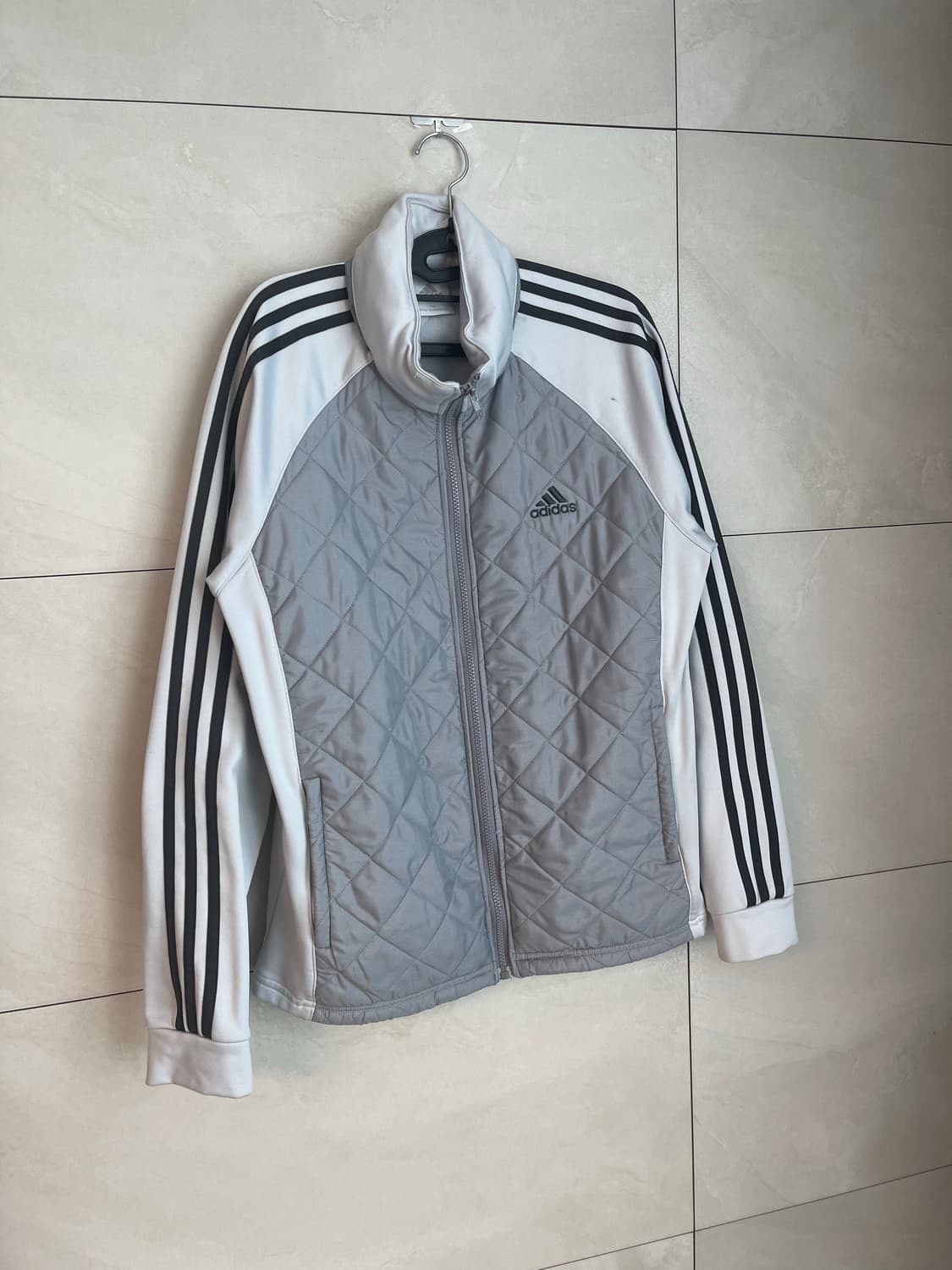 아디다스 퀄팅 자켓 져지 그레이 (100) 상품이미지2
