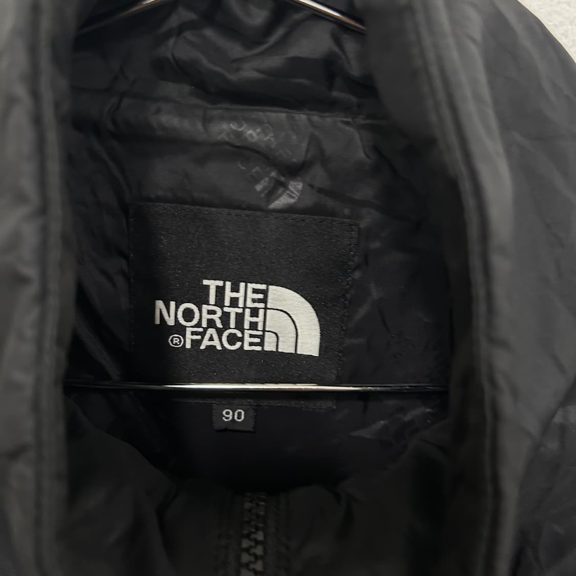 노스페이스 스몰로고 퀼팅 하이넥 경량 패딩 상품이미지3