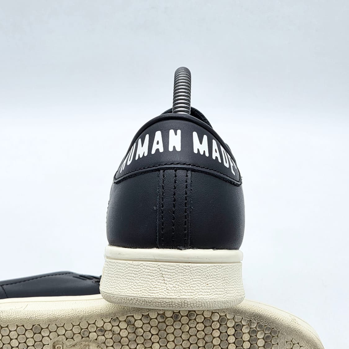 아디다스 x 휴먼 메이드 스탠 스미스 블랙 (255) 상품이미지2