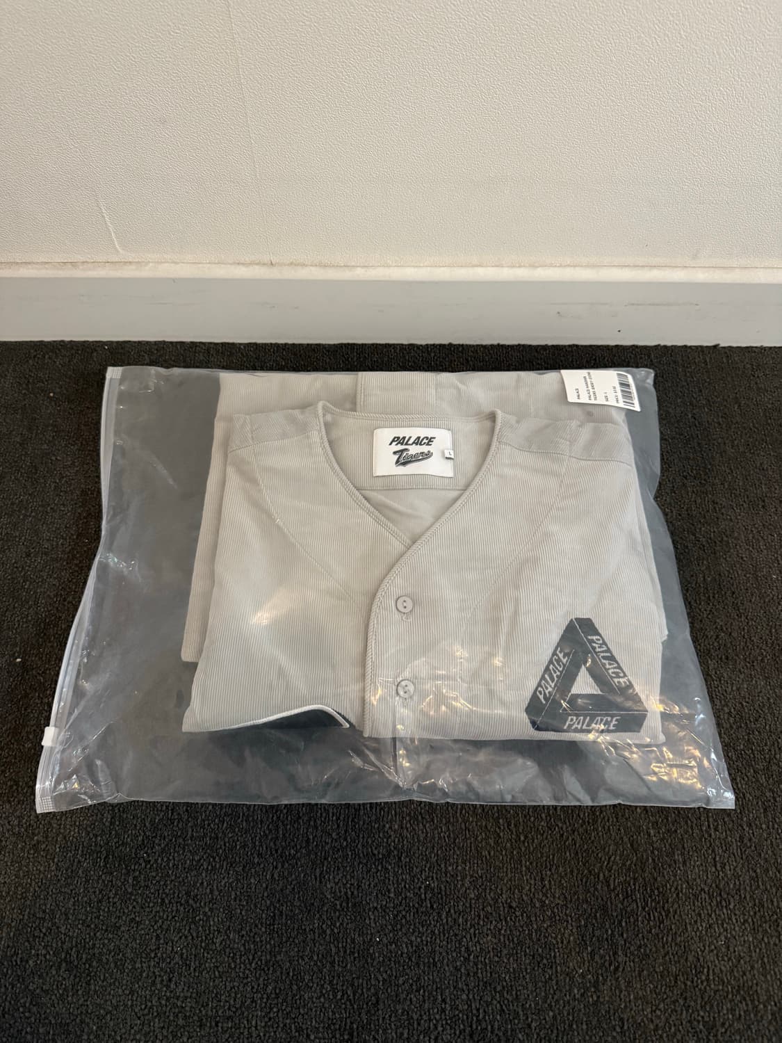 [새상품-L]PALACE 팔라스 한신 타이거즈 저지 스톤 - 오사카 한정 상품이미지2