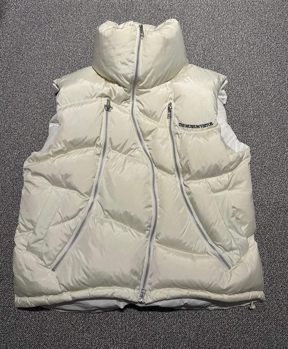 더뮤지엄비지터 PUFFER DOWN VEST m 상품이미지1