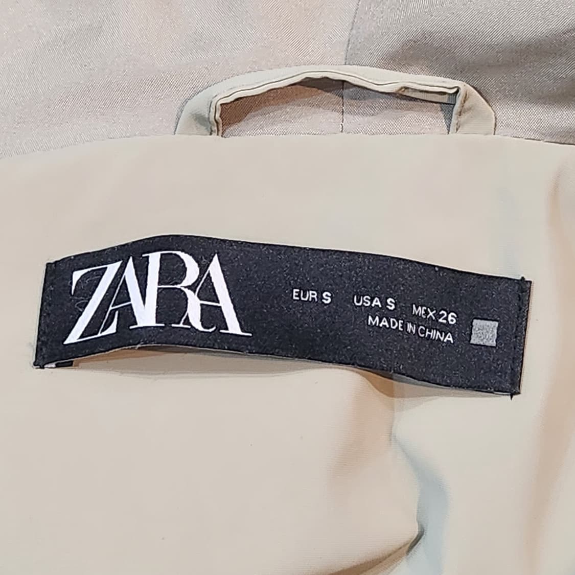 자라 베이지 크롭 후드 바람막이 상품이미지2