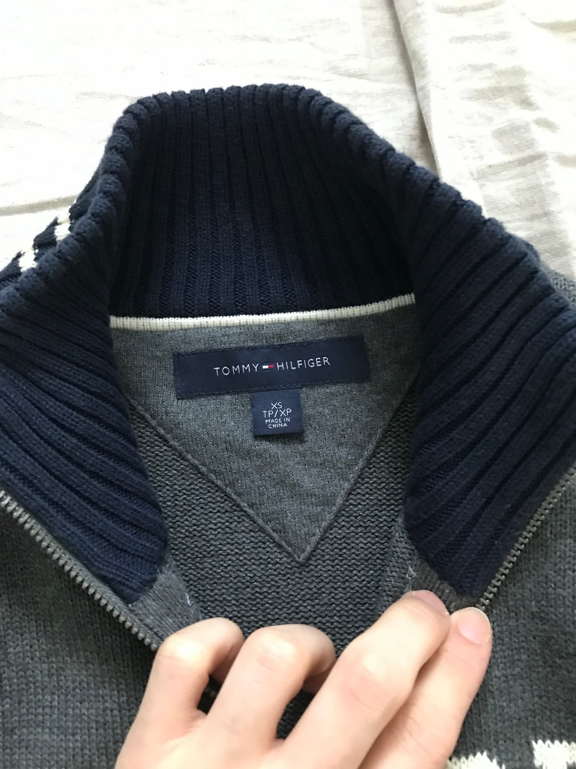 타미힐피거 중앙 스펠아웃 차콜 니트 집업 상품이미지7