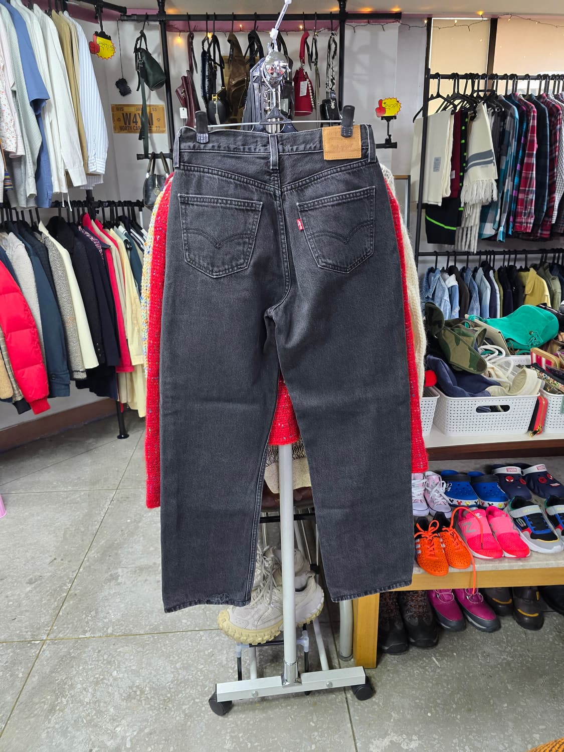 리바이스 블랙 데님 팬츠 (1274) 상품이미지2