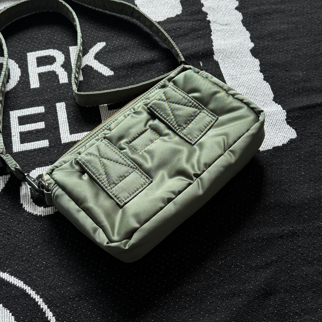 포더 탱커 숄더 미니 카키 상품이미지2