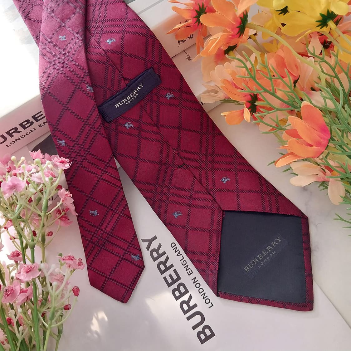 버버리 실크 와인 패턴 넥타이 9.5cm A+등급 K1390
 상품이미지5