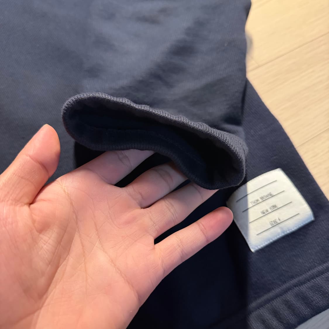 {유일매물/4size} 톰브라운 네이비 하프집업 맨투맨 4 상품이미지5