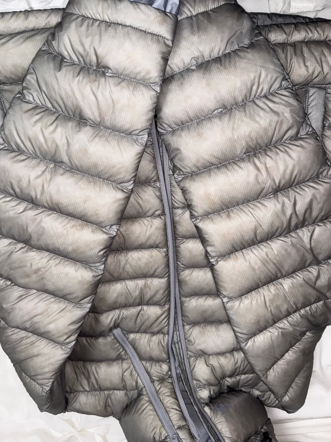 산산기어 24fw 서픽스 푸퍼자켓 그레이 경량패딩 (+ 리브드 롱슬리브) 상품이미지2