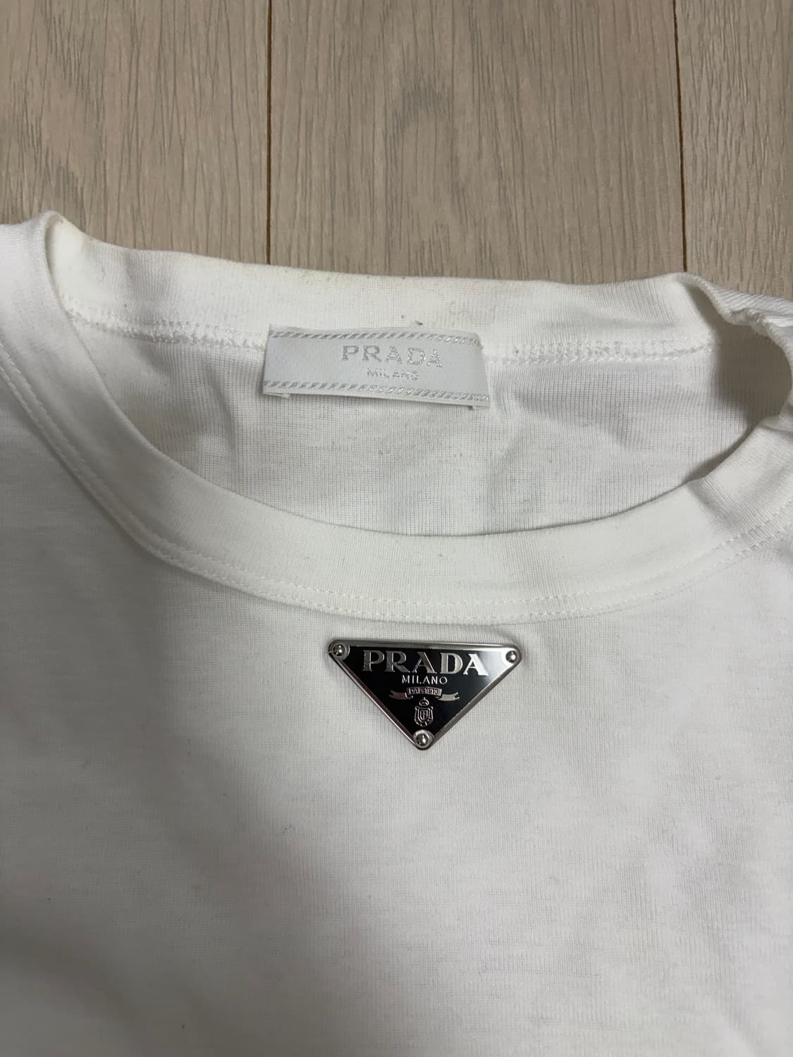 프라다 삼각로고 반팔 M 상품이미지2