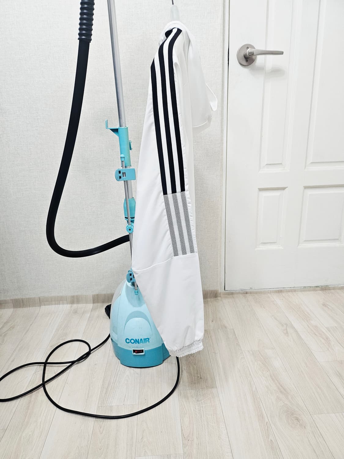 (95)M ☆초대장급☆ 아디다스 에센셜 [흰검] 우븐 바람막이 상품이미지4