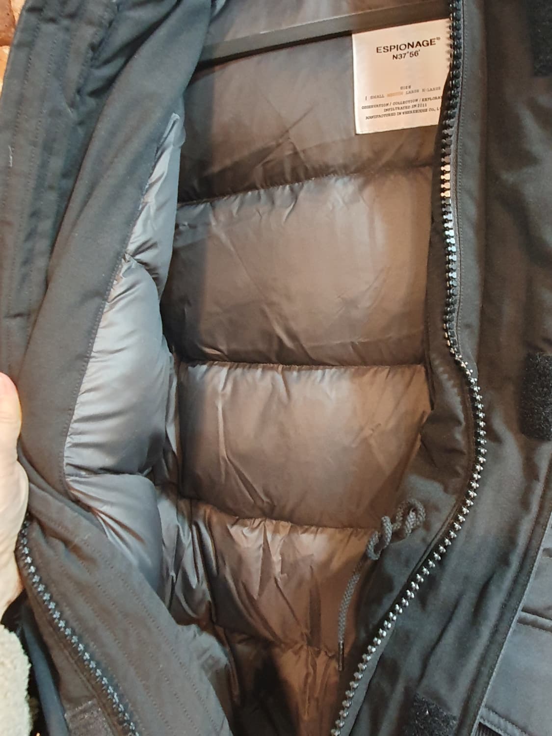 에스피오나지 N37°56' 남성 패딩 M 상품이미지5