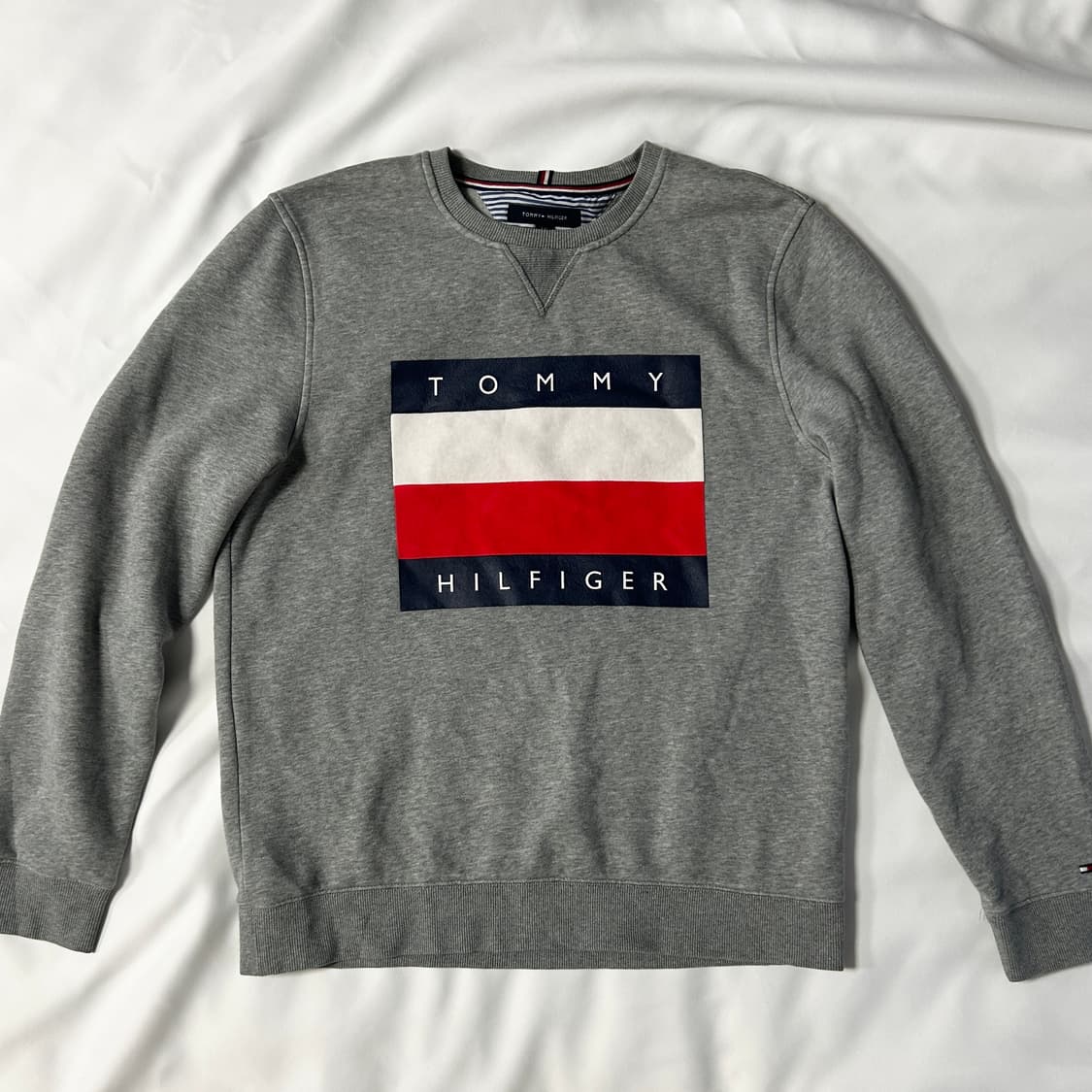 [TOMMY HILFIGER] 빈티지 플래그 맨투맨 (Grey) 상품이미지2