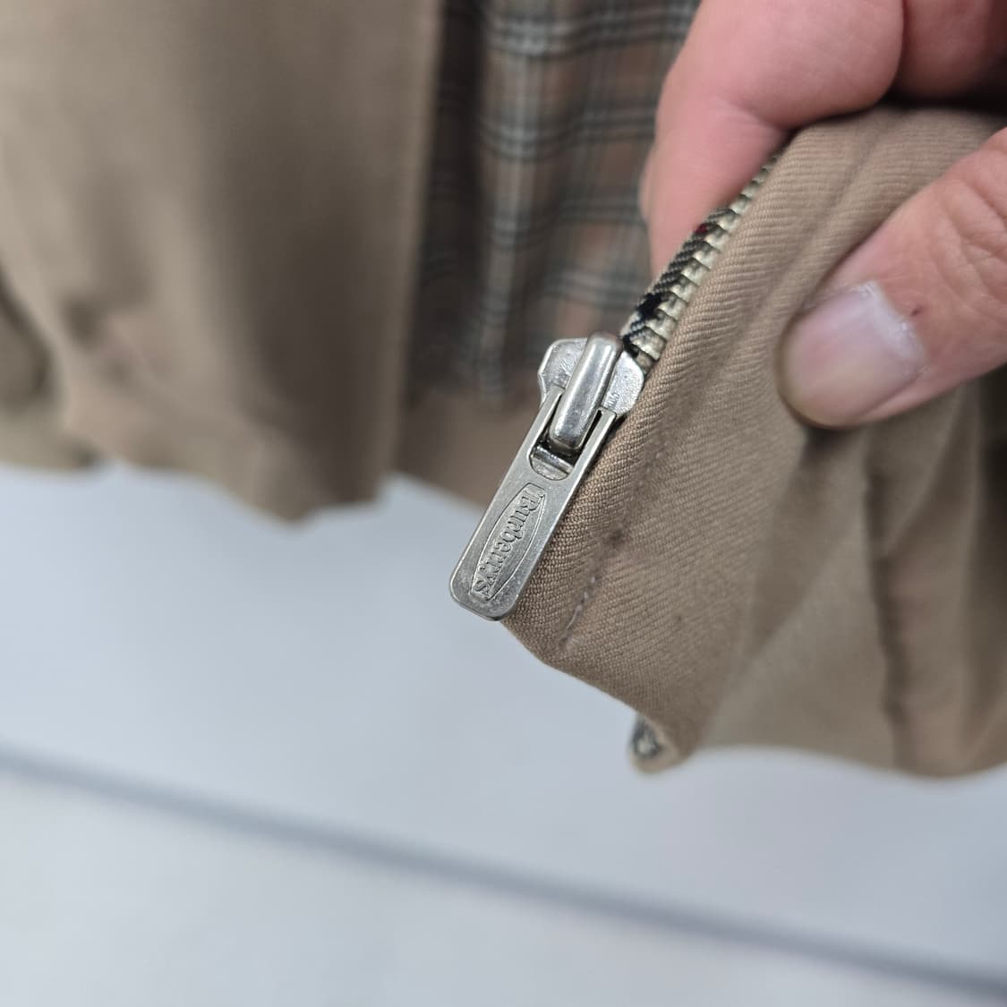 버버리 베이지색 봄버 울 자켓 상품이미지7