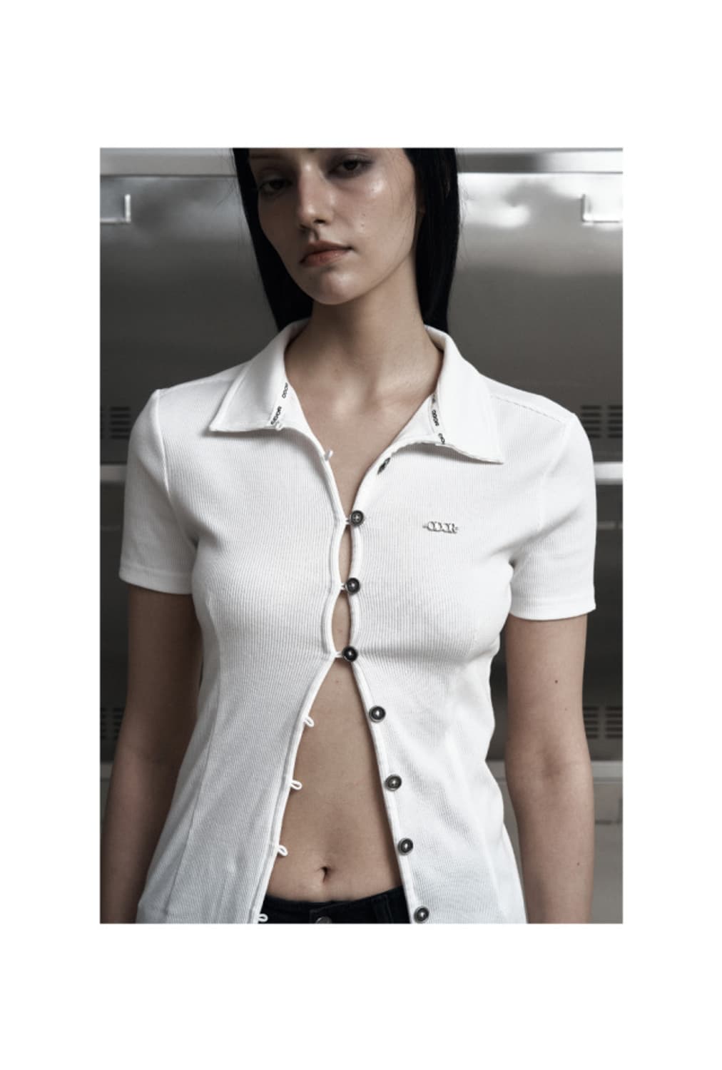 오도어 슬림 카라 티 화이트 상품이미지1