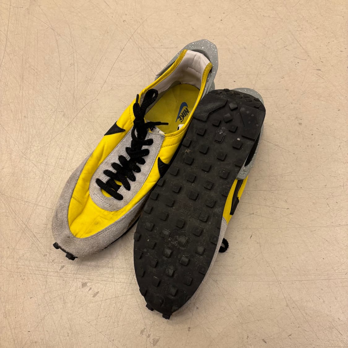 나이키 x 언더커버 데이브레이크 옐로우 스니커즈 상품이미지3
