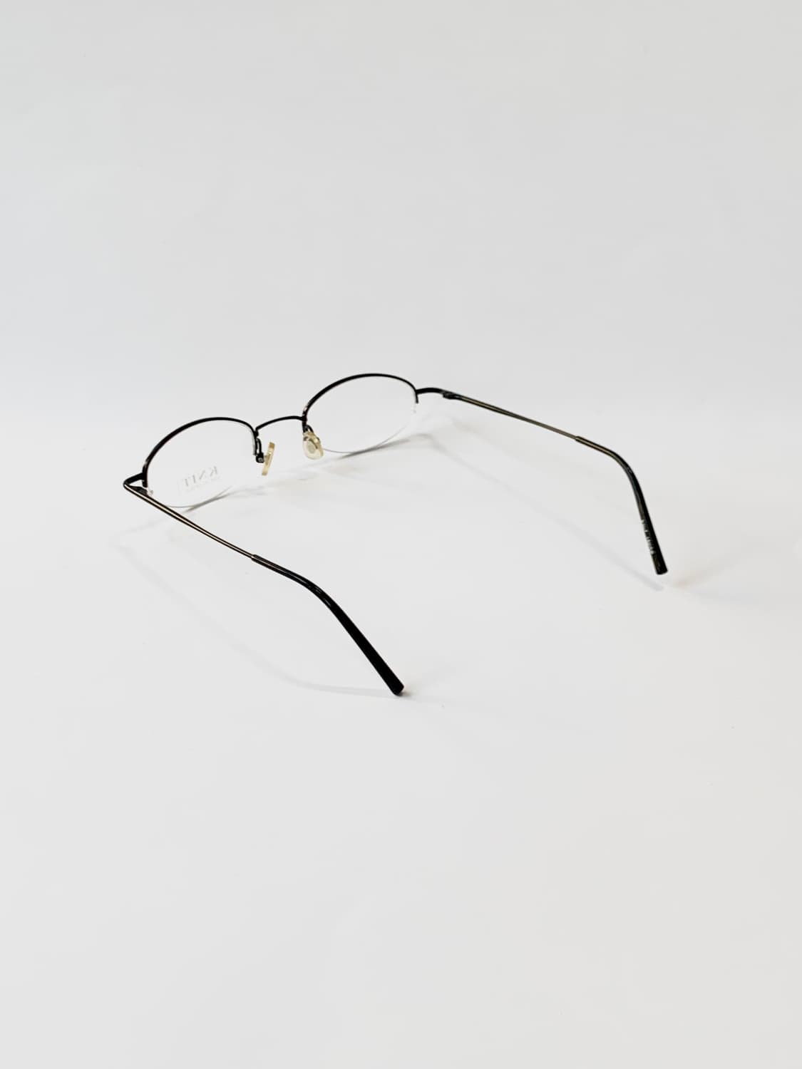 [픽키-641] KNIT 블랙 하프림 안경 오벌 쉐입 데드스탁  상품이미지5