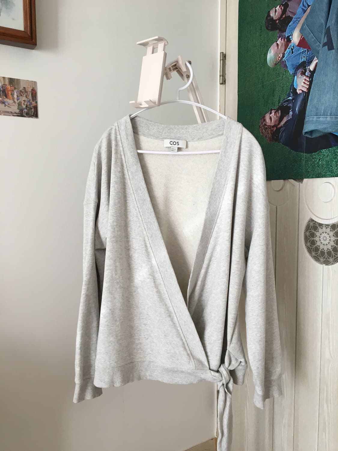 코스 딥브이넥 맨투맨 상품이미지1