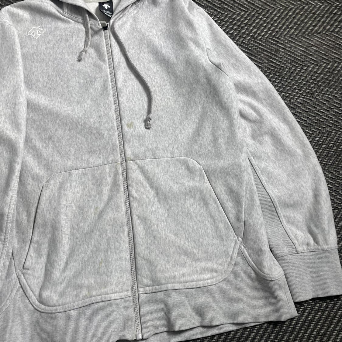 데상트 자수로고 그레이 후드집업o 4444 상품이미지3