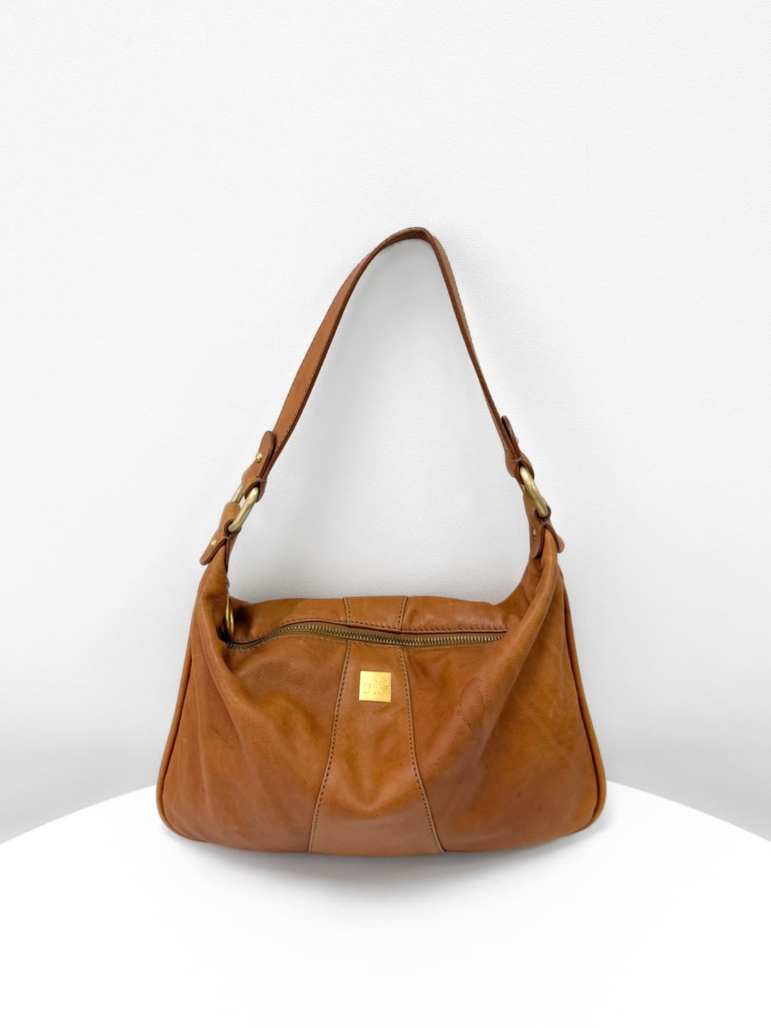 펜디 레더 호보백 상품이미지2