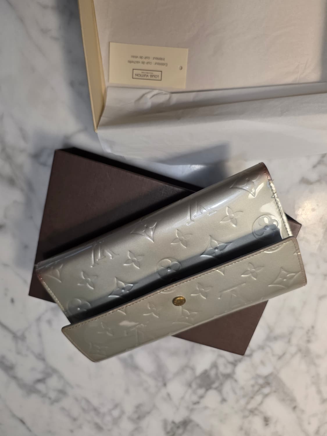 루이비통 베르니 은색 에나멜 장지갑 상품이미지4