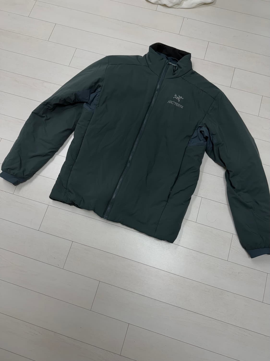 아크테릭스 아톰 AR   M 사이즈  기름 얼룩조차 없습니다  상태 9. 상품이미지1