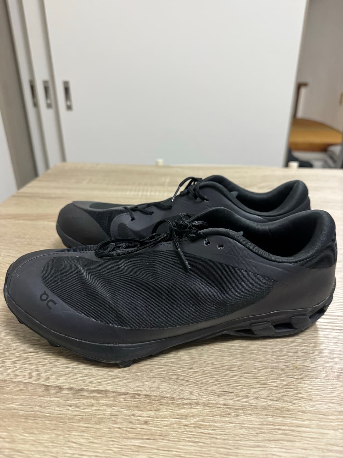 온 러닝  파프)클라우드벤쳐 피크 올 블랙295 상품이미지4