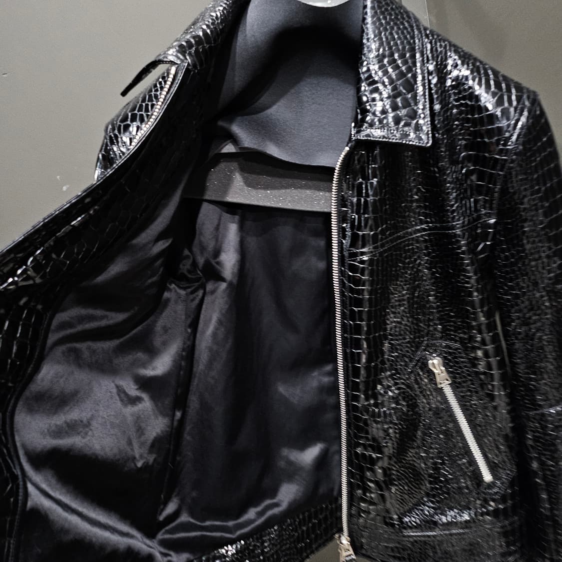 (국내1피스)톰포드 크록이펙트 젠슨 황 가죽 트러커자켓 상품이미지8