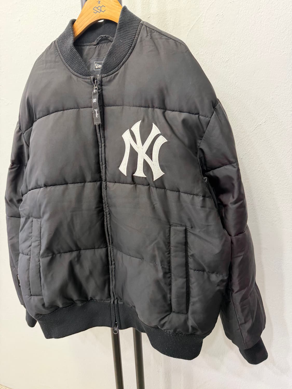 정품) 뉴에라 뉴욕 양키스 블랙 패딩 100 상품이미지3