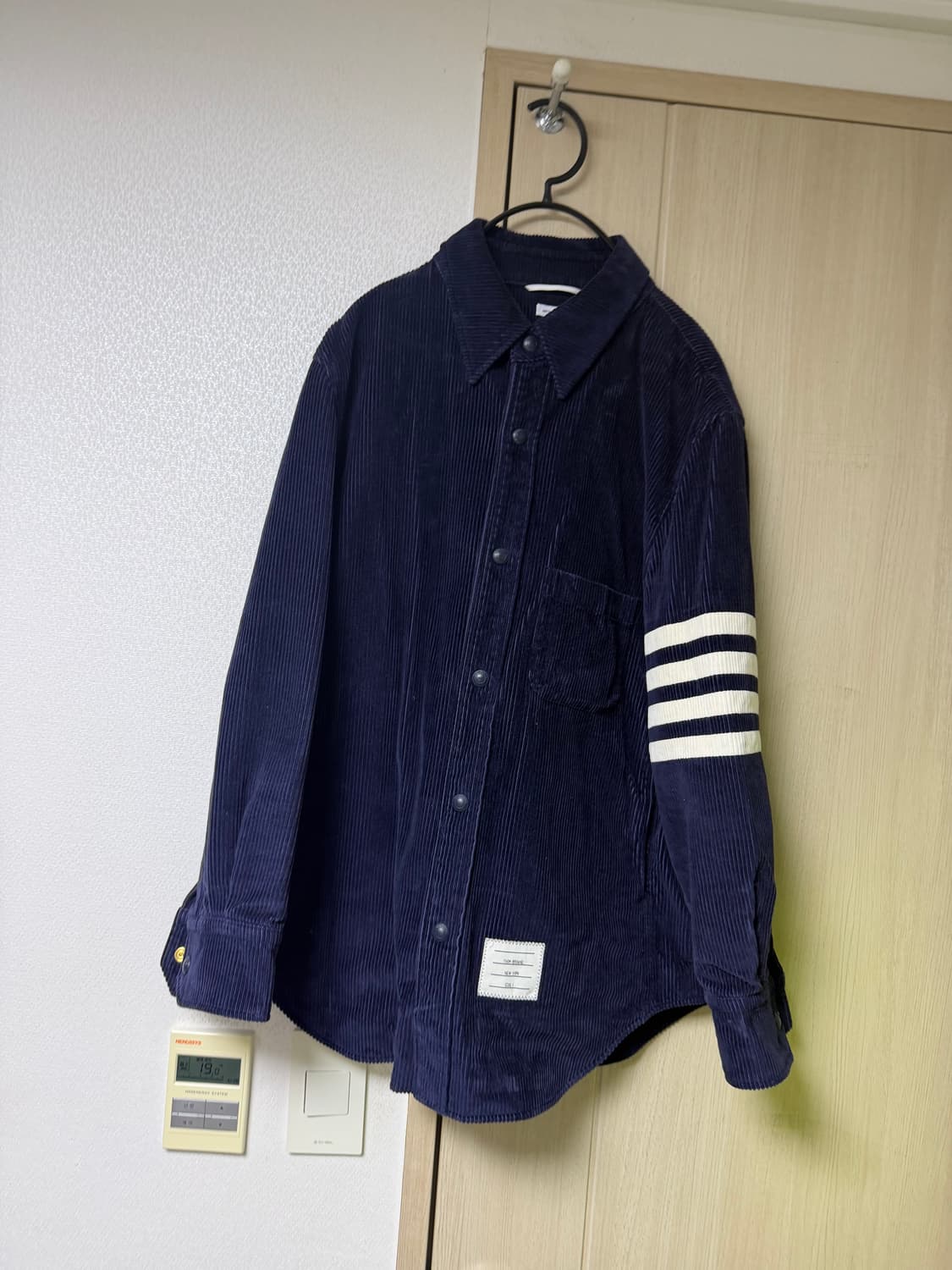 [1] 톰브라운 코듀로이 오버셔츠 상품이미지1