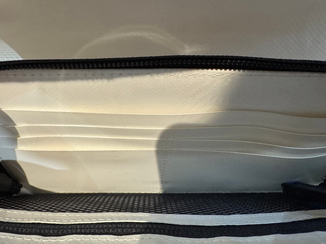 아더에러 트레이스 파이온 파우치 화이트 상품이미지6