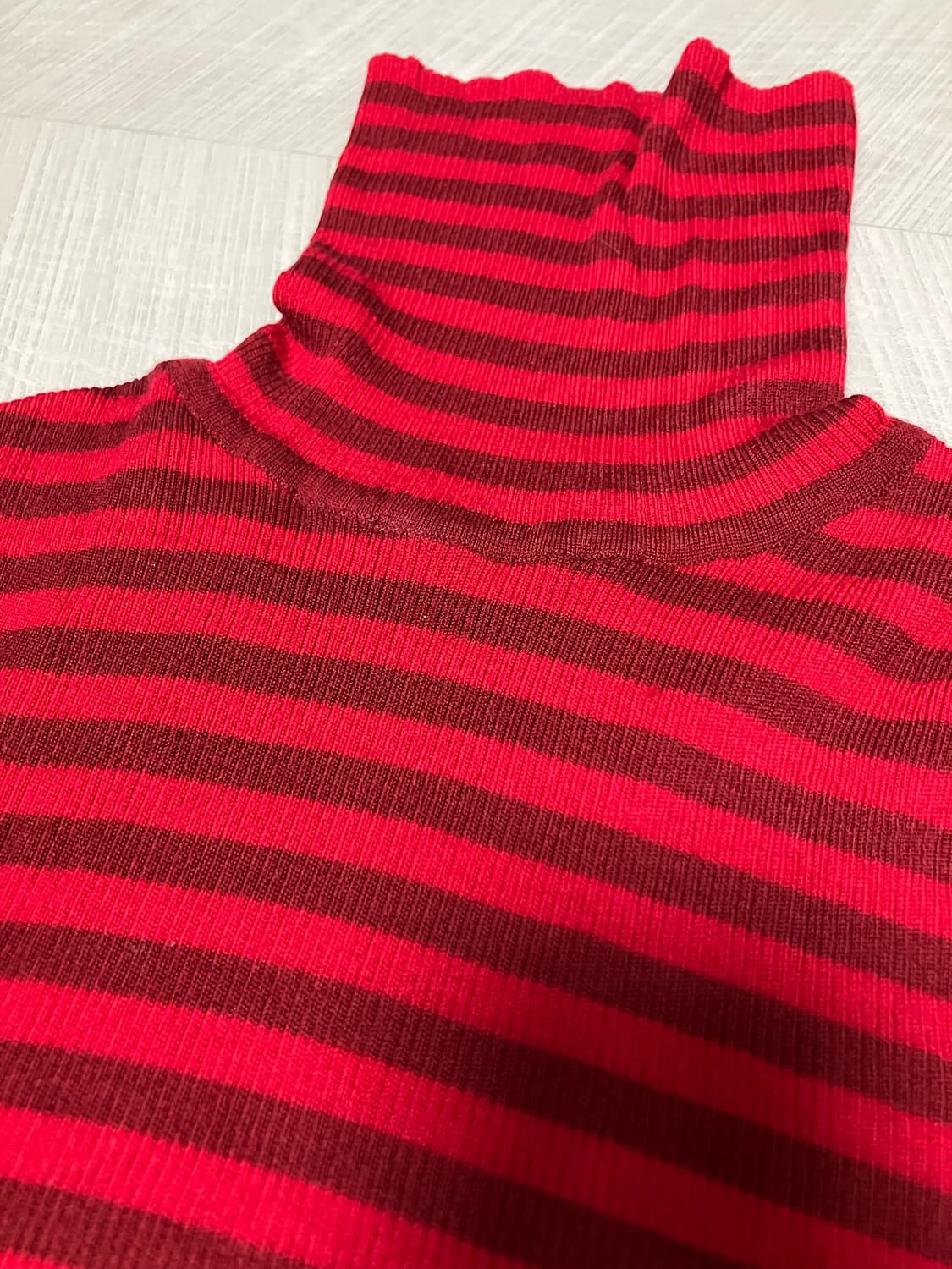 BOCBOK 복복 STRIPE TURTLE NECK (RED) 상품이미지4