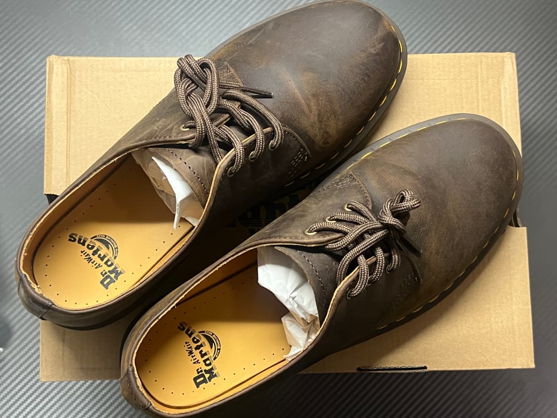 닥터마틴 1461 크레이지홀스 다크브라운 280 (UK9) 상품이미지1