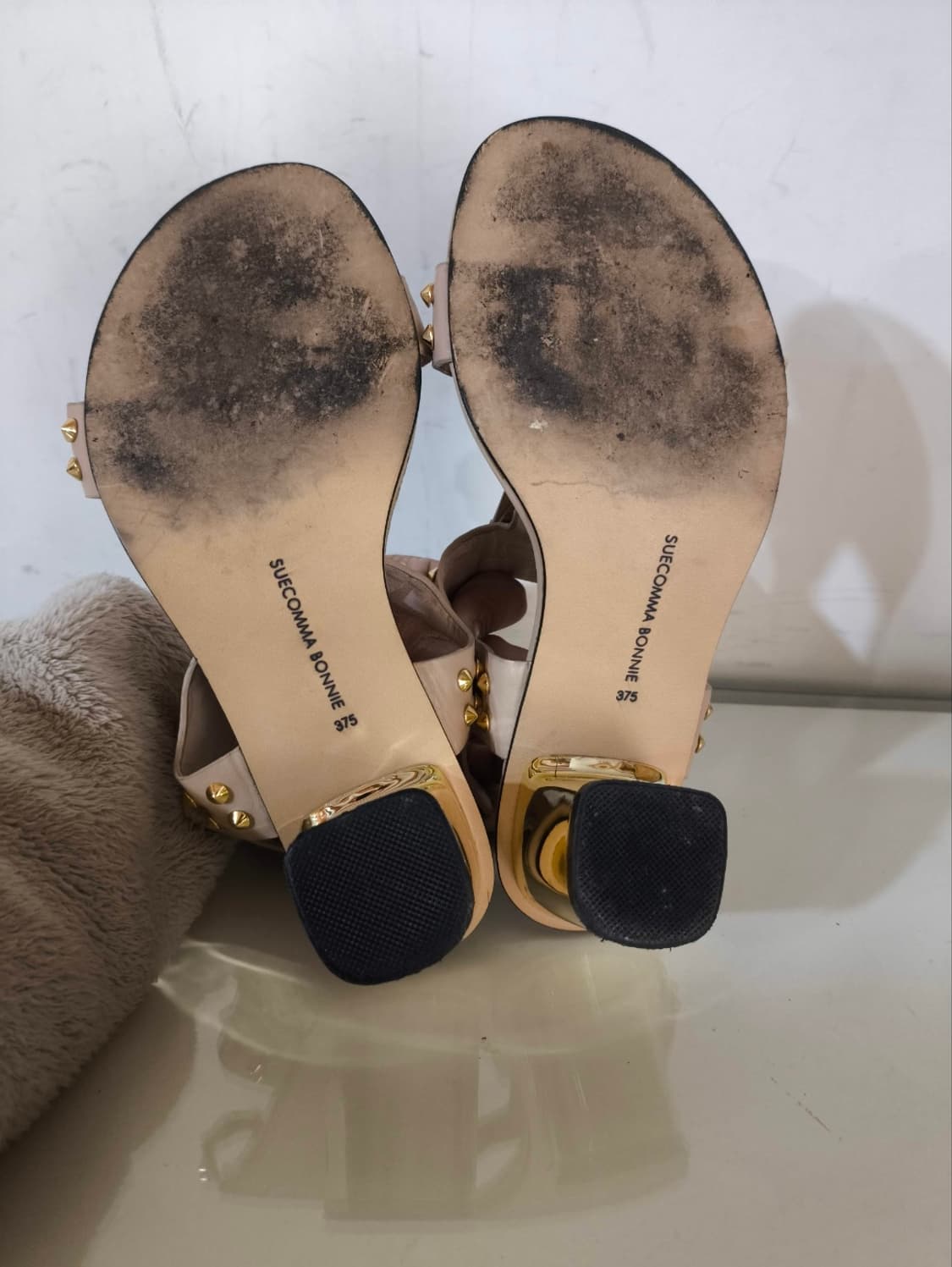375 245mm 슈콤마보니 골드 스터드 펌프스힐 샌들 상품이미지8