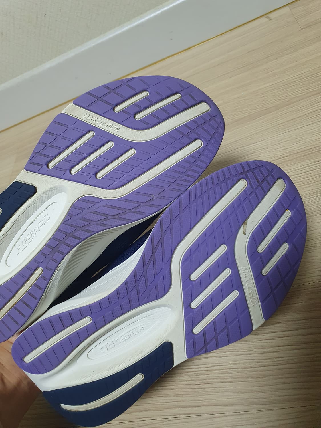 스케쳐스 맥스쿠셔닝 아치핏 슬립온 235 상품이미지8