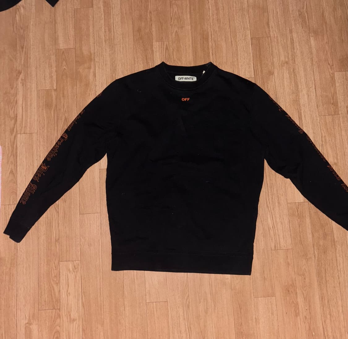 브이론 오프화이트 맨투맨 상품이미지2