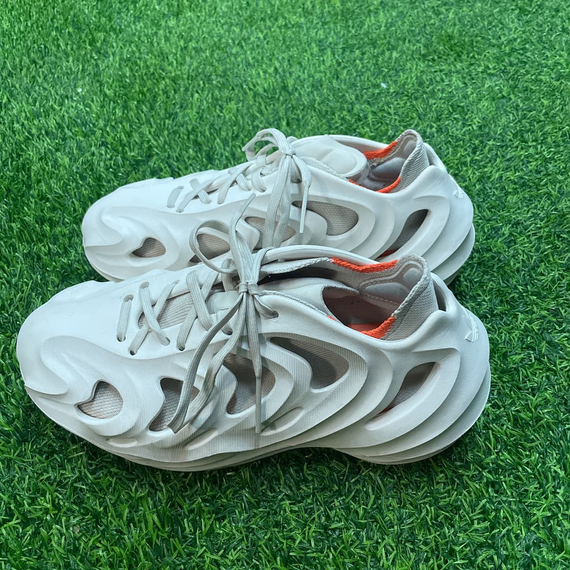 아디다스 아디폼Q 오프화이트 상품이미지2