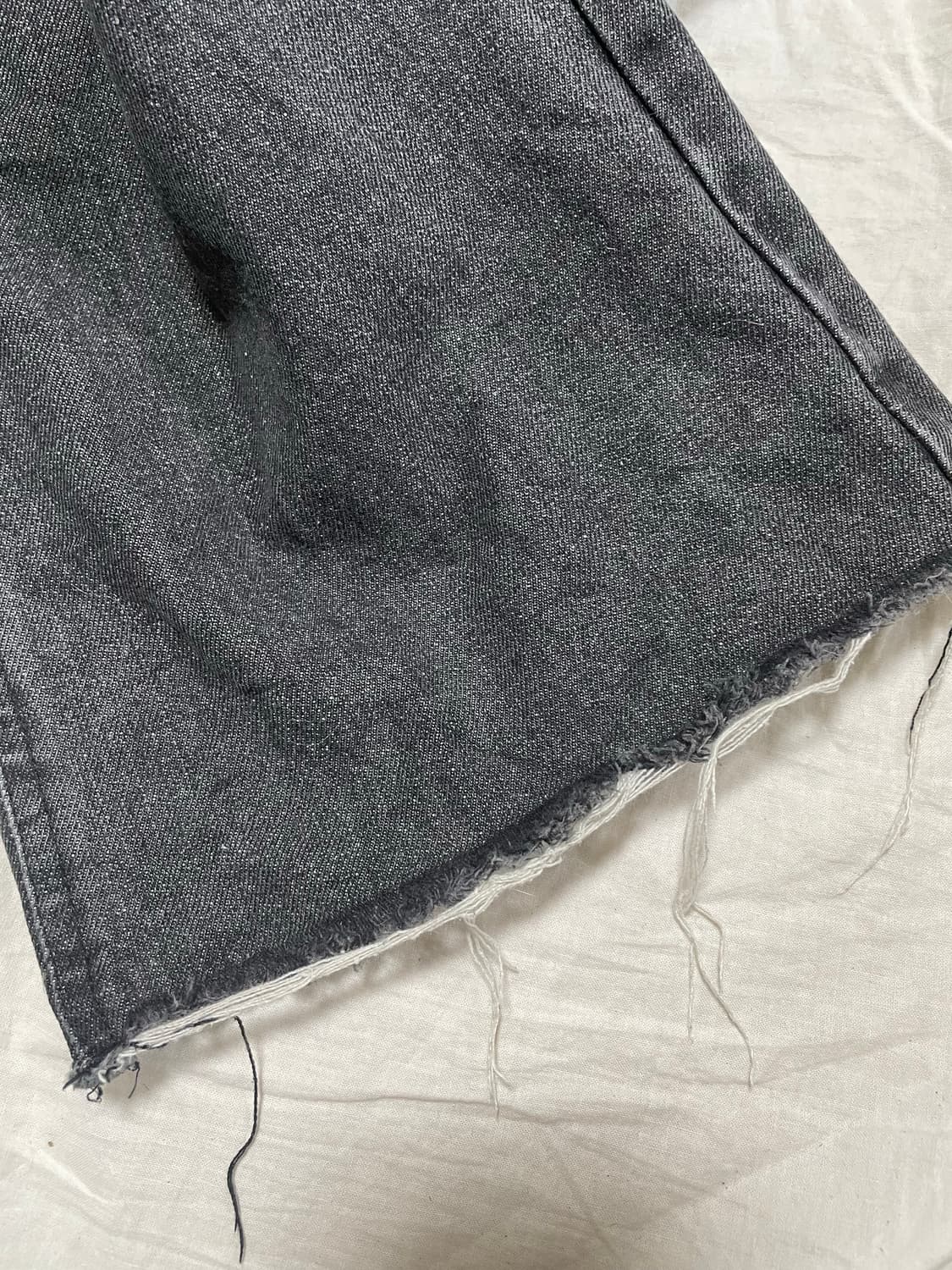 컷아웃 디테일 흑청 와이드 데님팬츠 상품이미지4