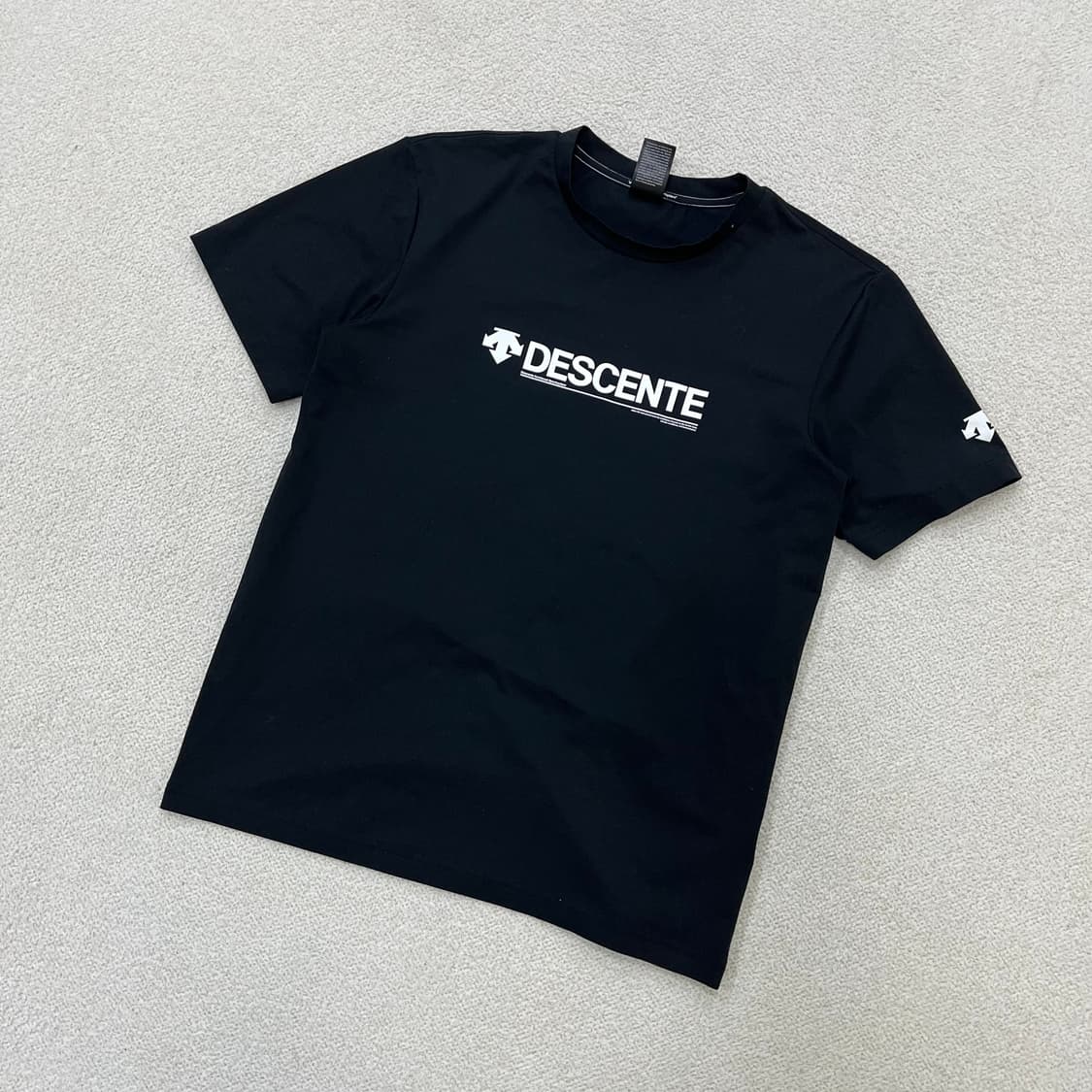 100 데상트 빅로고 반팔 티셔츠 0406M 상품이미지1