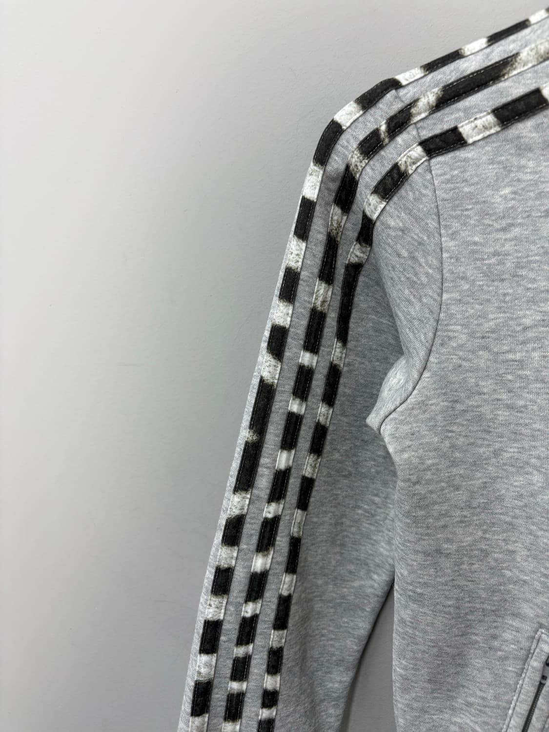 아디다스 그레이 레오파드 패턴 트랙탑 져지 A3190 상품이미지4