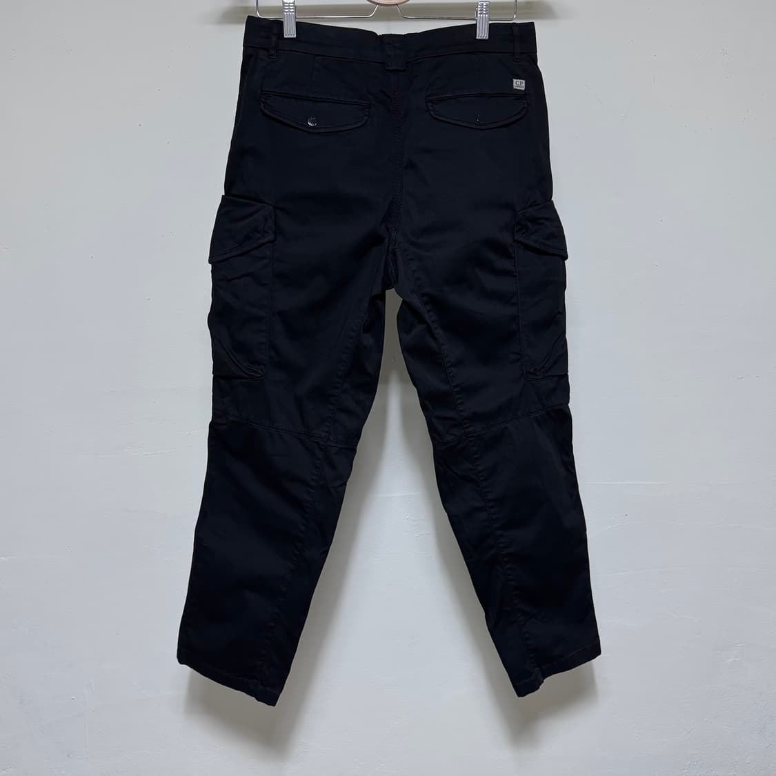 cp컴퍼니 22ss 루즈핏 렌즈 카고팬츠 블랙 44 상품이미지2