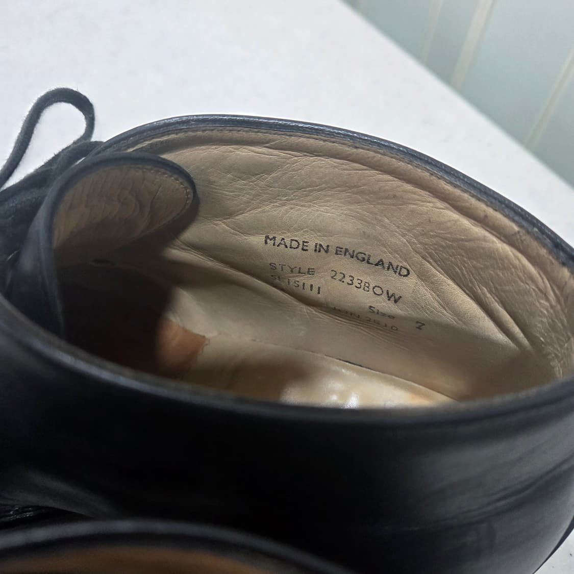 샌더스 BLACK WAXY LEATHER B.G.S CHUKKA BOOT 상품이미지7