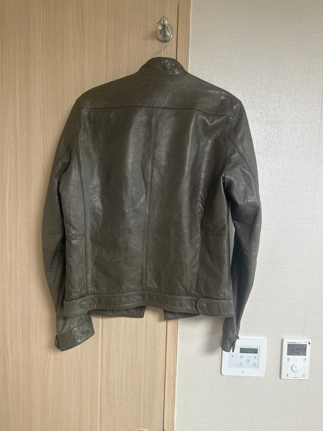 솔리드 옴므 램스킨 레더 상품이미지2