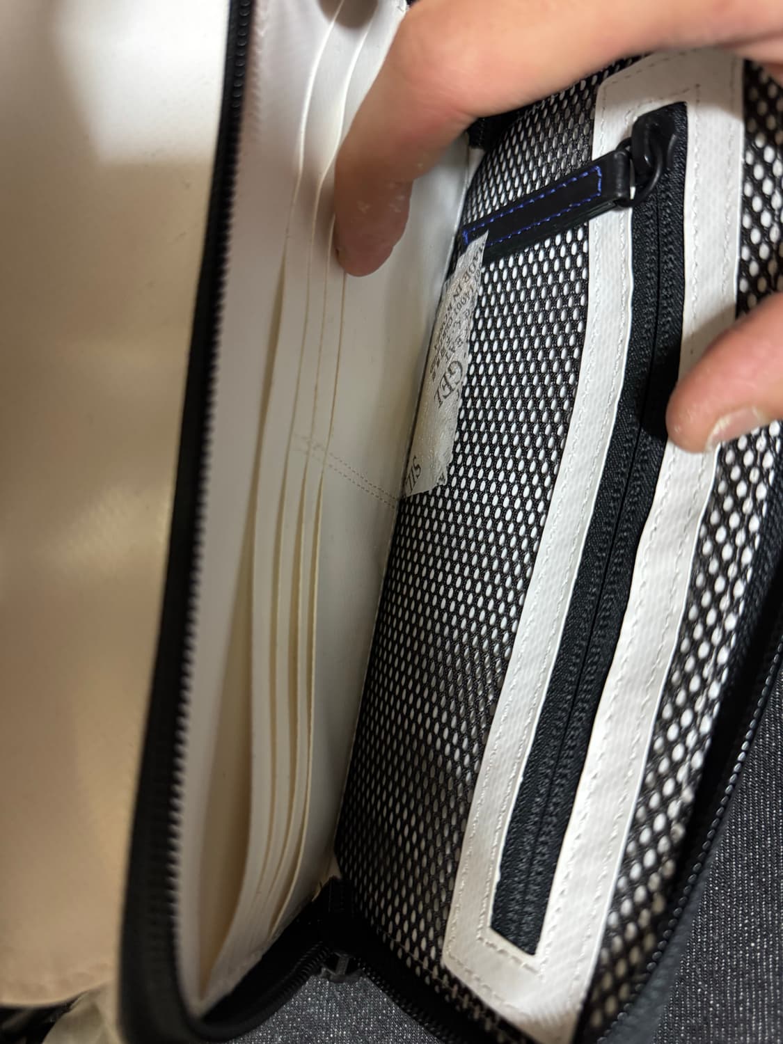 아더에러 트레이스 파이온 파우치 상품이미지7