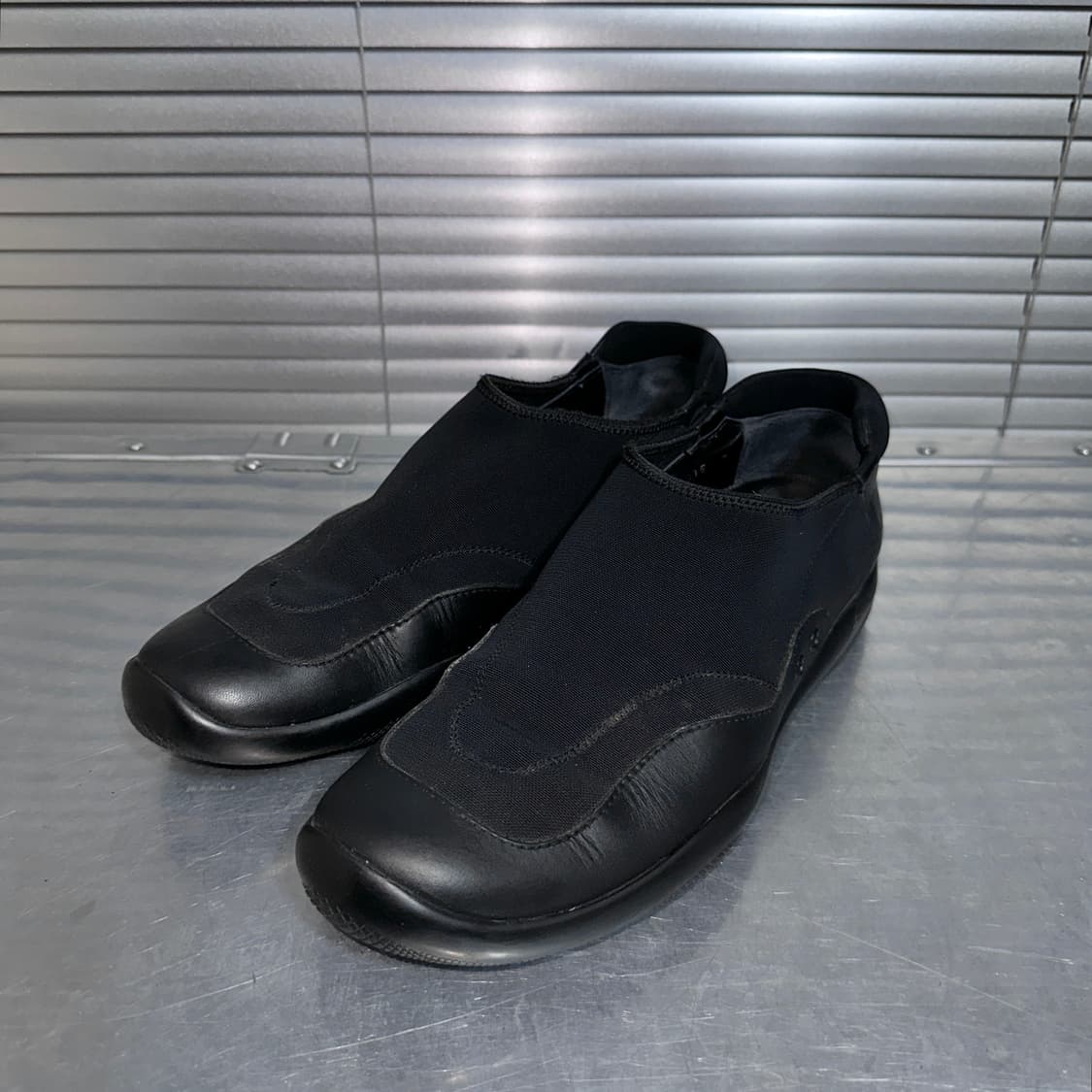 00s 빈티지 프라다 스포츠 가죽 스트레치 슬립온 상품이미지4