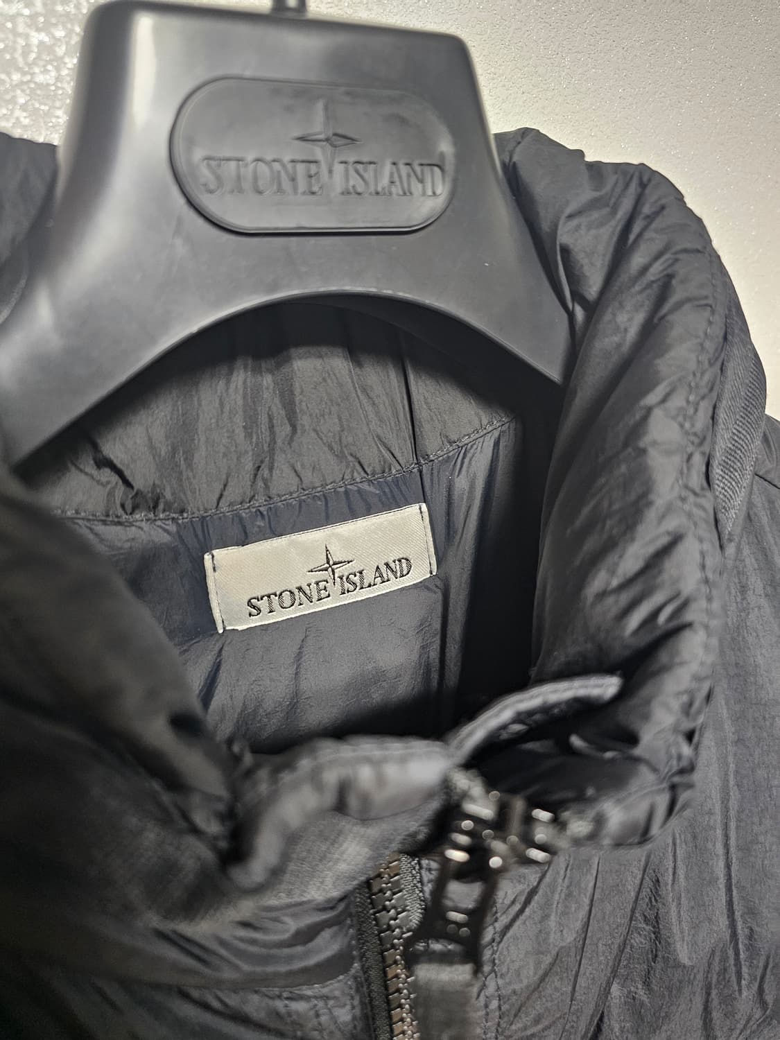 스톤아일랜드 크링클랩스 논후드 패딩 상품이미지4