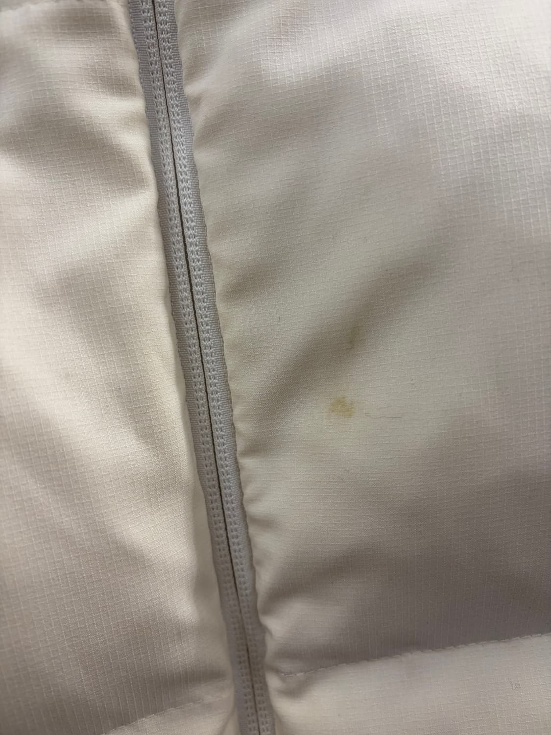 데상트 화이트 후드 패딩 자켓 M 상품이미지7